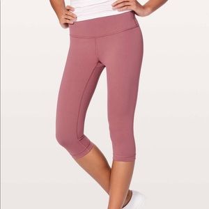 Lululemon Wunder Under 17”